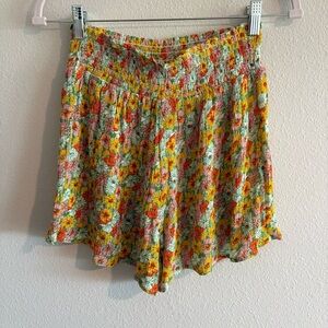 NWT Urban Outfitters Pull-On Shorts Flowy Women’s Medium Floral Green/Yellow